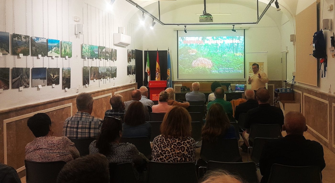 Charla de Eduardo Arrojo, el martes, en la Semana de Montaña.