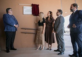 Inauguración del centro de salud de Los Santos de Maimona el pasado 1 de septiembre, un acto que hoy estaría prohibido.