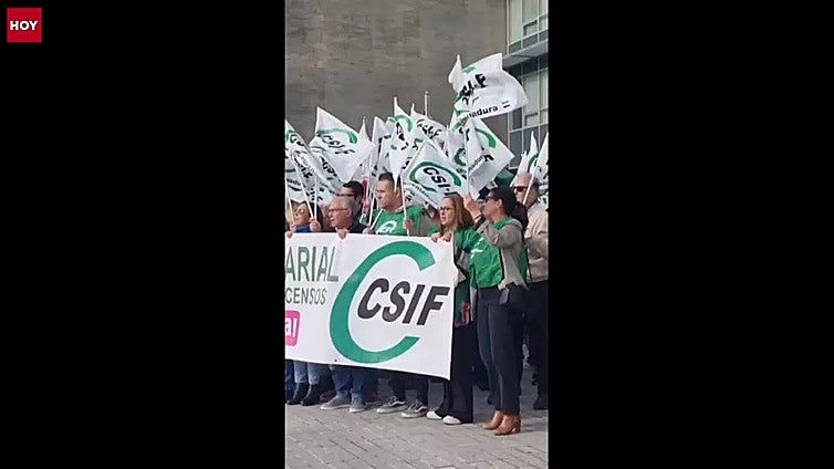 Los empleados públicos piden en la calle equiparación salarial y convocatoria de oposiciones
