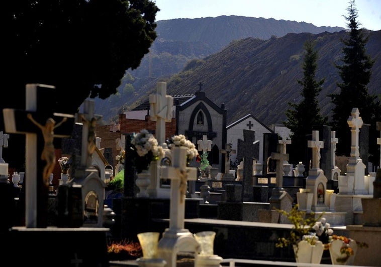 Los cementerios vacíos