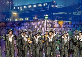 Comparsa 'La J'otra', durante un concurso del Carnaval Romano.