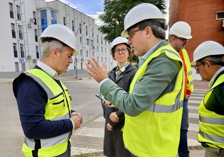 Los trabajos de rehabilitación energética en 140 viviendas públicas de Bellavista acaban en un mes