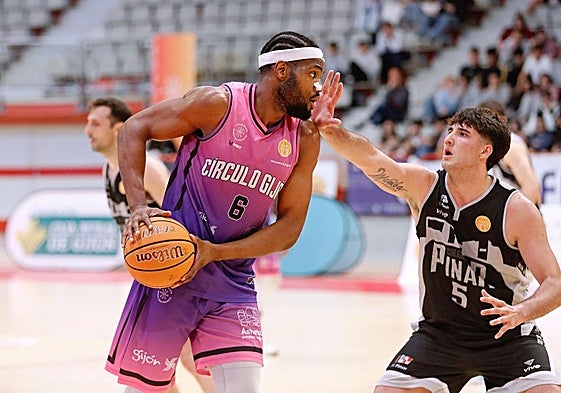 Sharif Idris Igene durante su paso por el Círculo Gijón.