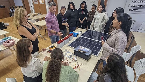 Naturgy forma en Mérida a 25 mujeres como instaladoras de sistemas fotovoltaicos