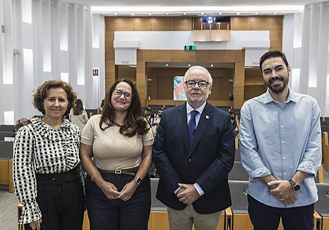 El Colegio Oficial de Médicos acogió una mesa redonda sobre cooperación sanitaria.
