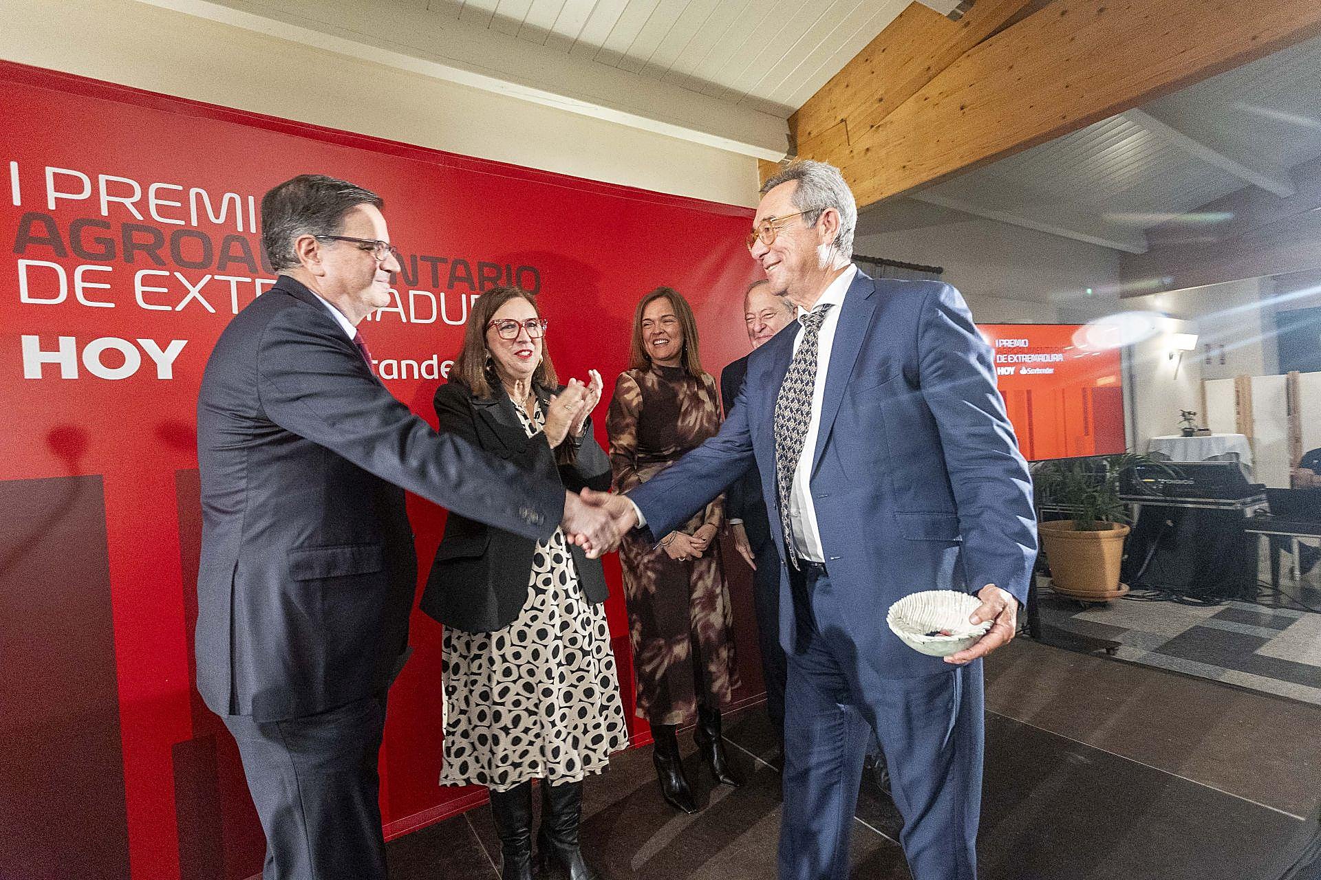 Momentos de la entrega del premio a Tany Nature