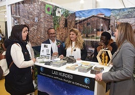 Miguel Ángel Morales este viernes en uno de los puestos de Apithur.