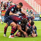 Los jugadores del Extremadura celebran un gol en el Francisco de la Hera.