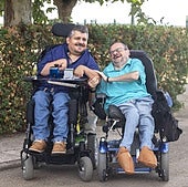 José y Luisfer viven en pareja en el CAMF de Alcuéscar y luchan por hacerlo en un piso independiente.