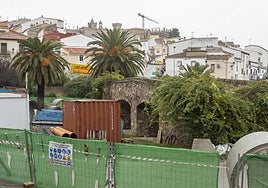Vista actual de la glorieta del puente de San Francisco, en obras desde la pasada primavera.