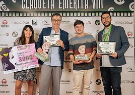Entrega del premio al Mejor Cortometraje Nacional a Ángulo Muerto, junto al elegido segundo mejor corto nacional, El lado más bestia de la vida.
