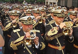 Banda de las Tres Caídas de Triana, de Sevilla.