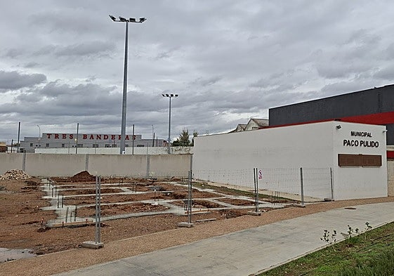 Obra de creación de los nuevos vestuarios.