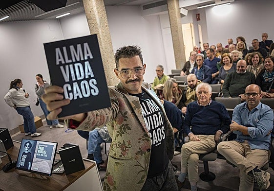 Ángel Márquez presentó su fotolibro en Fundación CB.