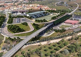 Recreación de la propuesta lanzada en diciembre de 2024 de la línea del AVE pasando junto al estadio del Salto del Caballo de Toledo.