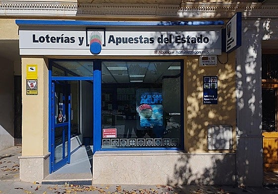 Dos agraciados en el sorteo de La Primitiva han sido premiados este lunes con más de 56.000 euros