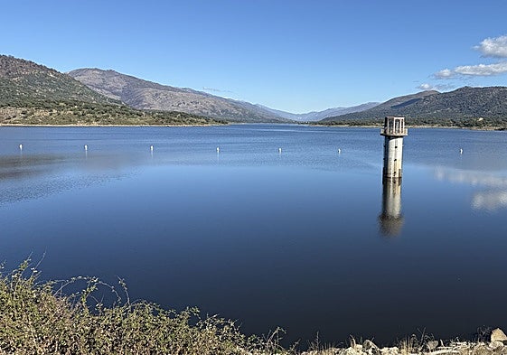 Panorámica del embalse del Jerte, en Plasencia, uno de los que más agua ha recogido.