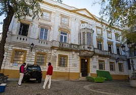 Estado actual de la fachada del palacio de Capitanía en Badajoz.