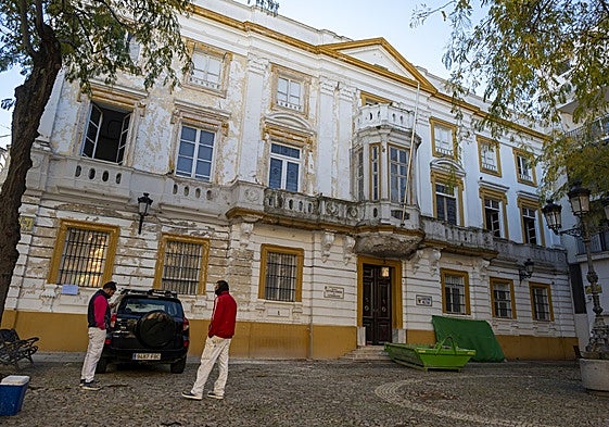Estado actual de la fachada del palacio de Capitanía en Badajoz.
