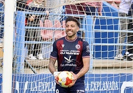 Zarfino celebra el tanto en el último partido en casa.