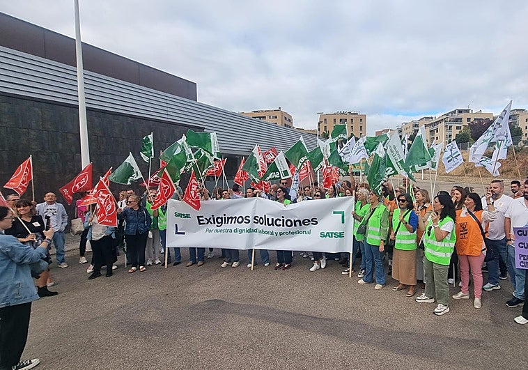 El descontento del personal del Sepad se traduce en cinco paros y concentraciones esta semana
