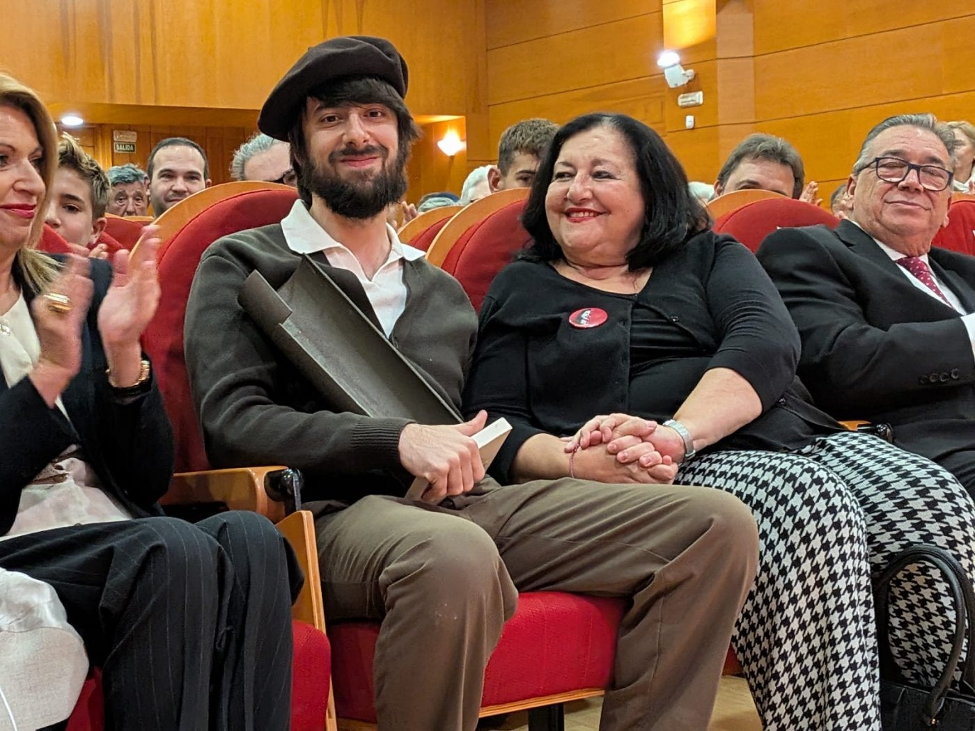 David Uclés junto a Inma Chacón ayer en Almendralejo.