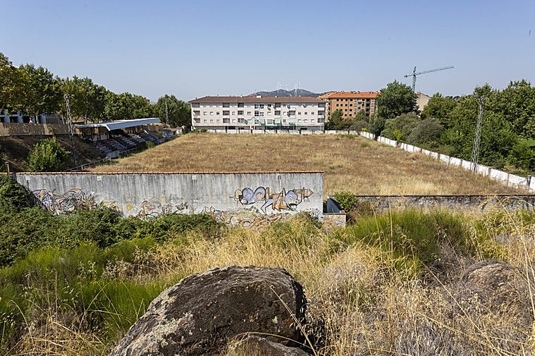 El Ayuntamiento recupera el Mundial-82 para construir una zona residencial