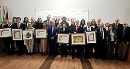 Foto de familia de los galardonados en este 2025 tras el acto oficial.