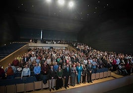 La Junta reconoce la trayectoria de 487 empleados públicos de Extremadura