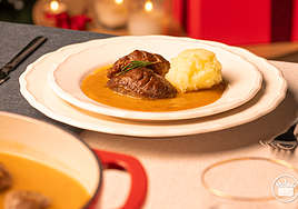 Carrillera de cerdo al vino blanco