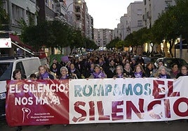 Así se han vivido los actos del 25-N en Extremadura