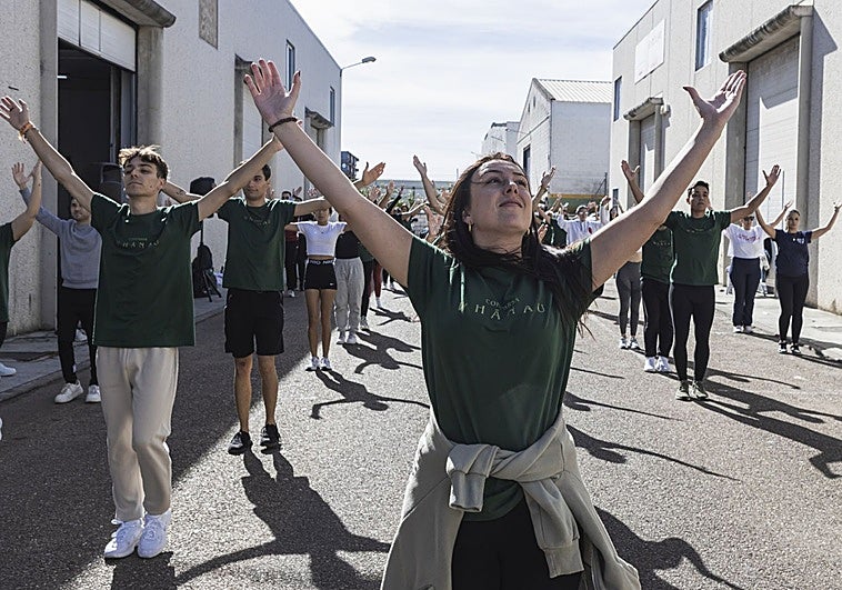 La cifra récord de 60 comparsas reabre el debate sobre cómo acortar el desfile del Carnaval de Badajoz