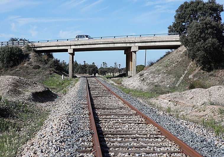 Adif invertirá 3,4 millones en el cerramiento de varios tramos de la región