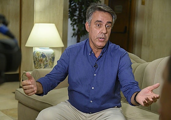 Joaquín Parra en una entrevista en HOY.