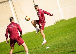 Barace durante la sesión de entrenamiento en la Ciudad Deportiva de Almendralejo.