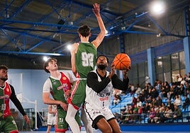 Sharif Idris, en el duelo ante el filial del Caja 87.