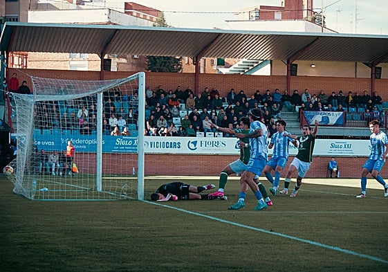 Momento del gol de César Gómez el pasado domingo en El Prado.