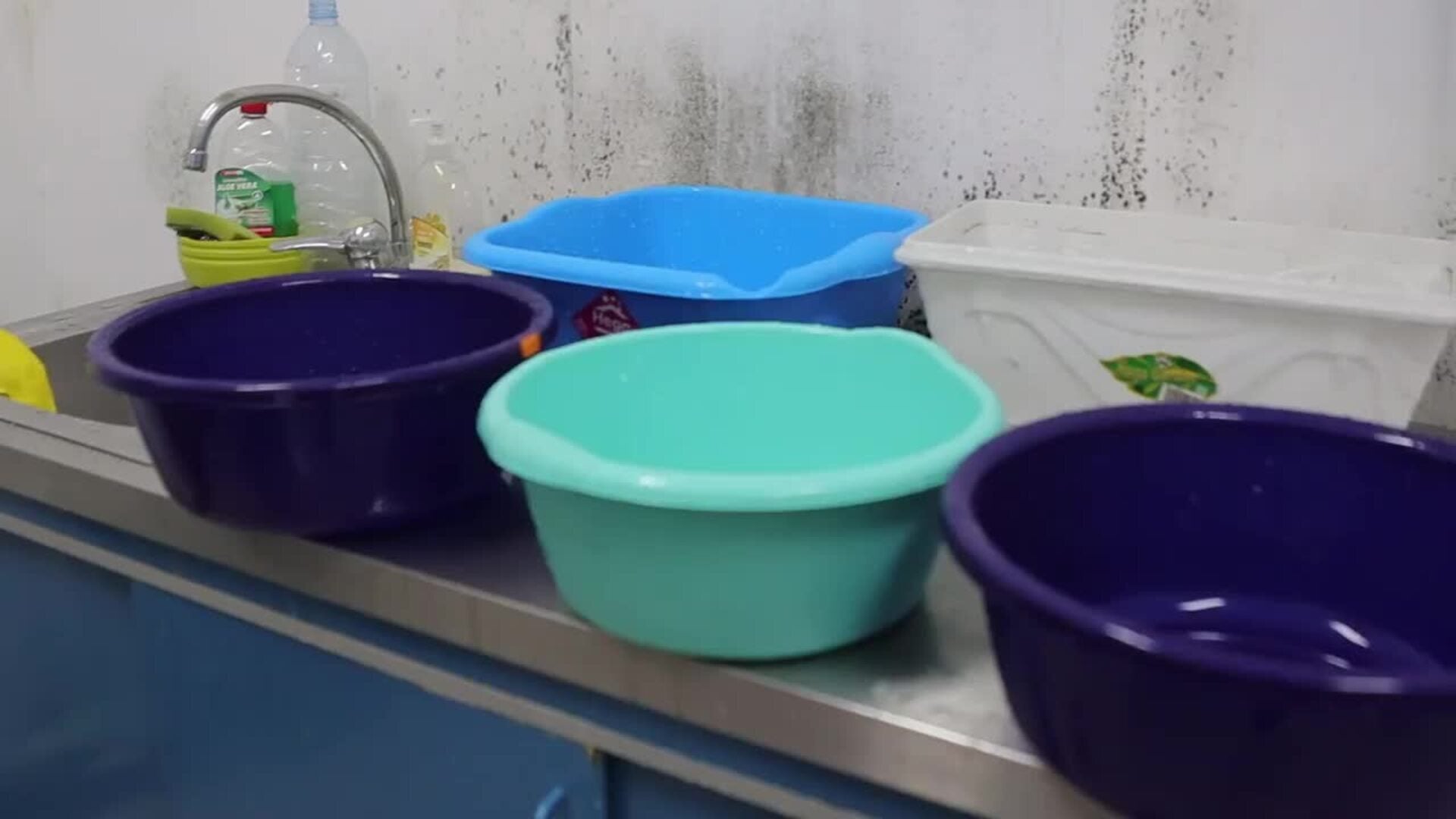 San Roque: un centro cívico lleno de goteras en Badajoz