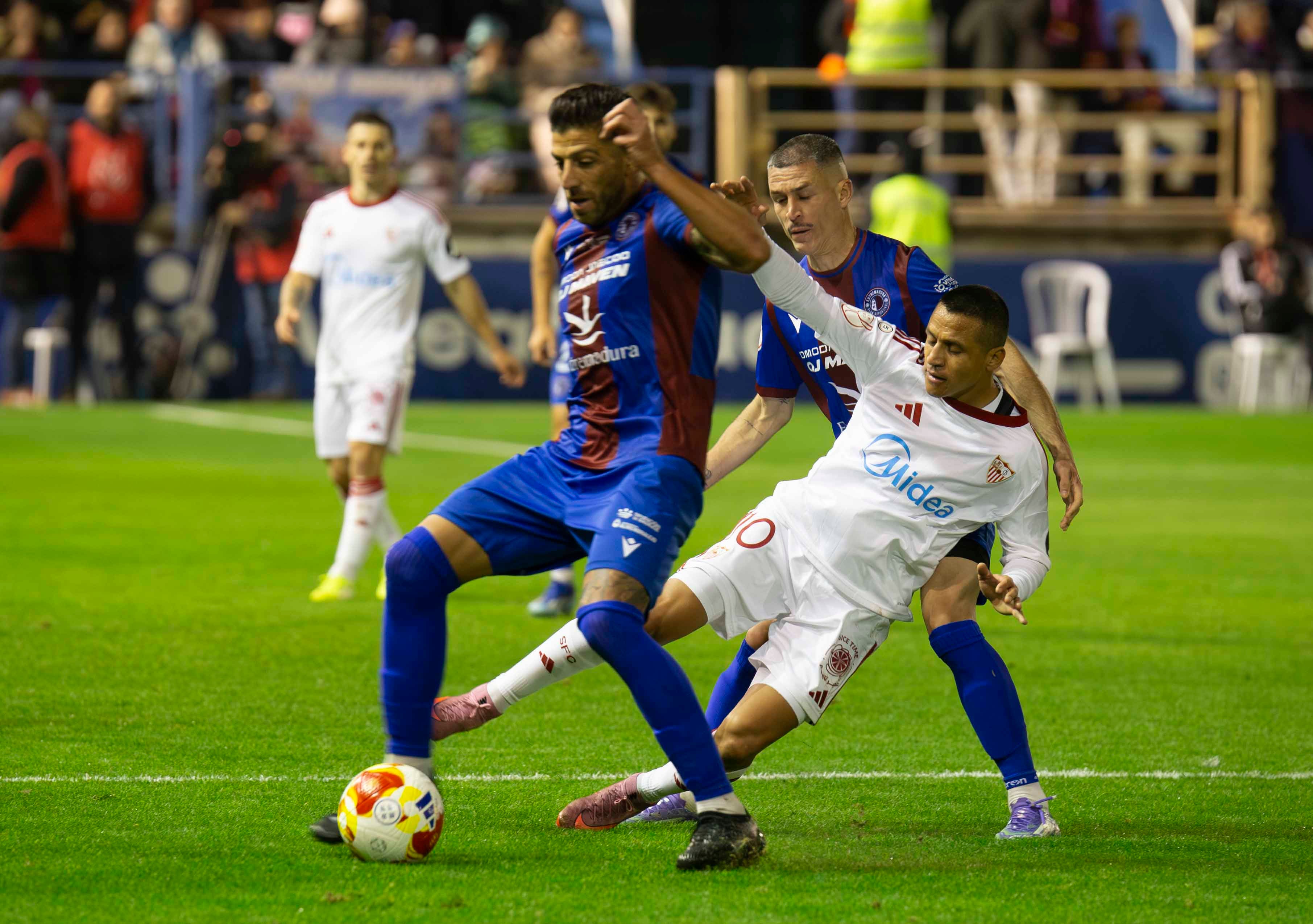 Fotos | Las mejores imágenes del partido Extremadura-Sevilla