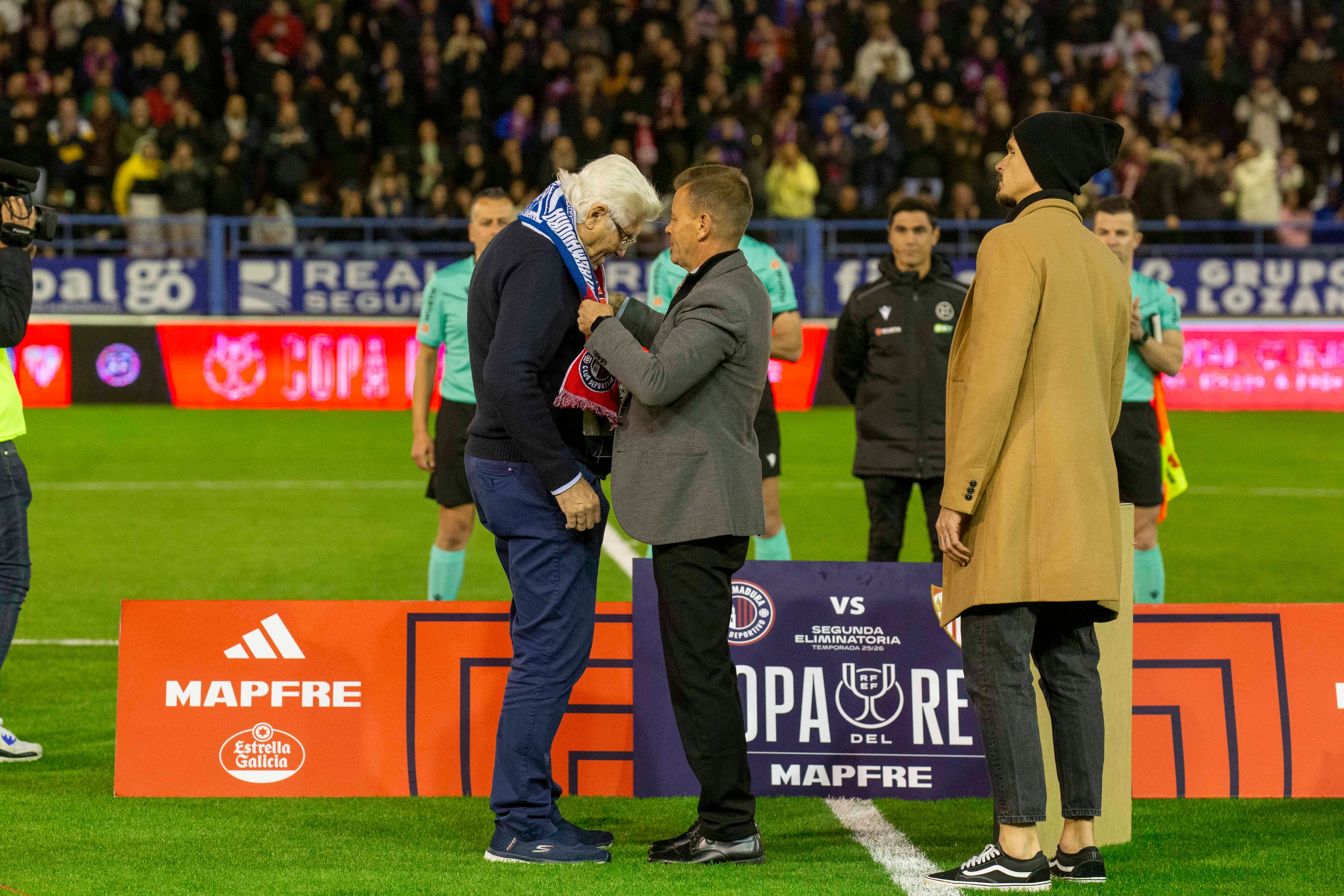 Fotos | Las mejores imágenes del partido Extremadura-Sevilla