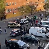Imagen de la reyerta que tuvo lugar el pasado lunes en la calle Ródano de Aldea Moret.