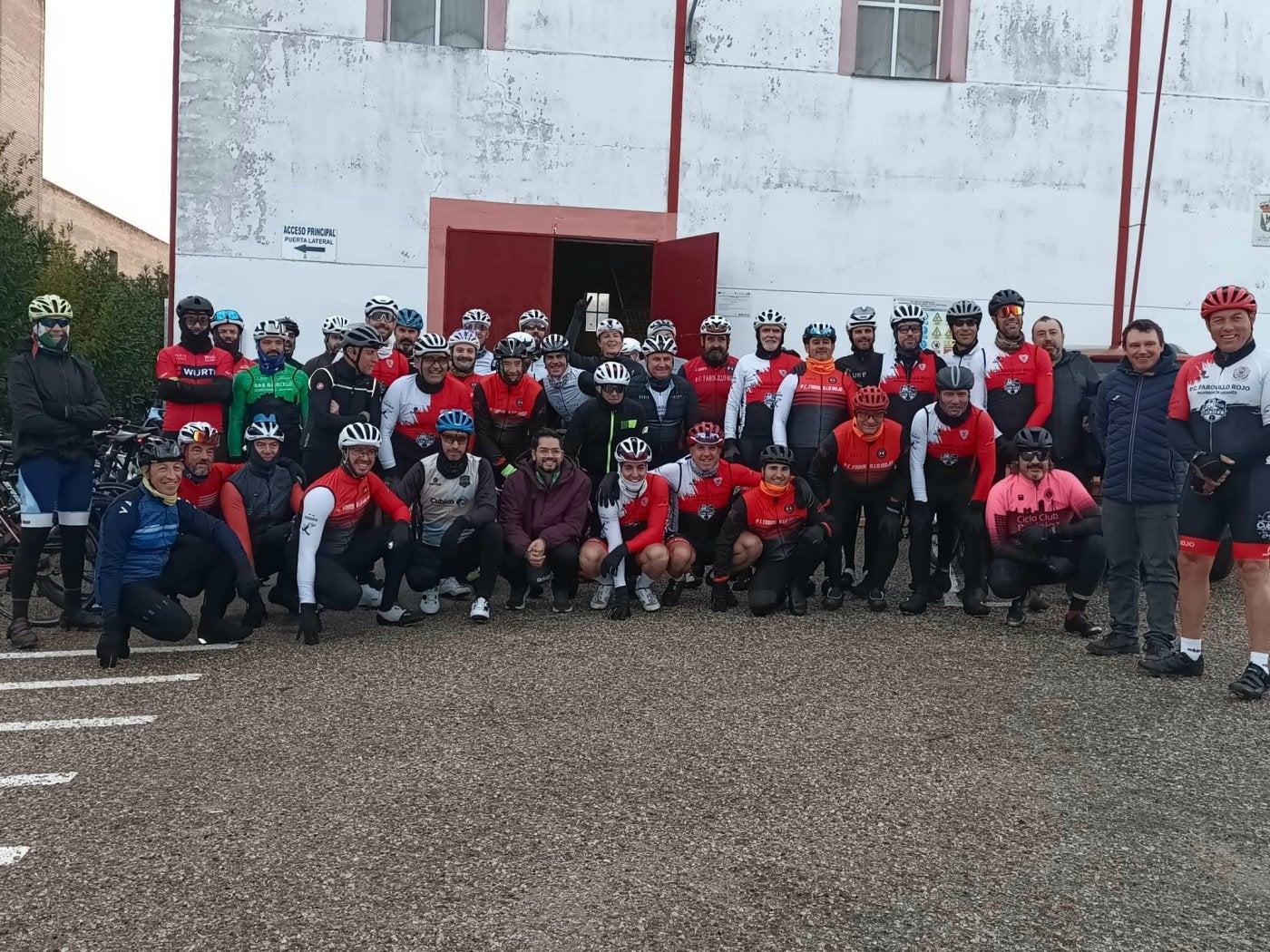 Participantes en el homenaje.