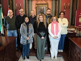 Dirigentes políticos y representantes sindicales.