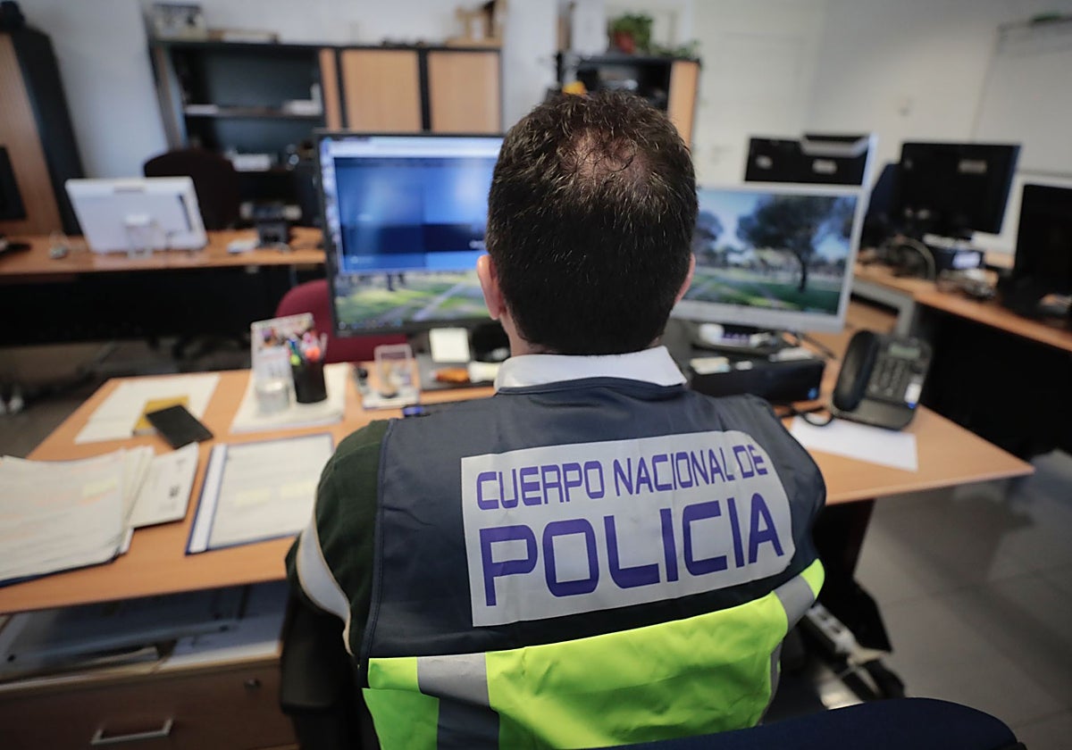 La denuncia por ciberestafa se puso ante la Policía Nacional.