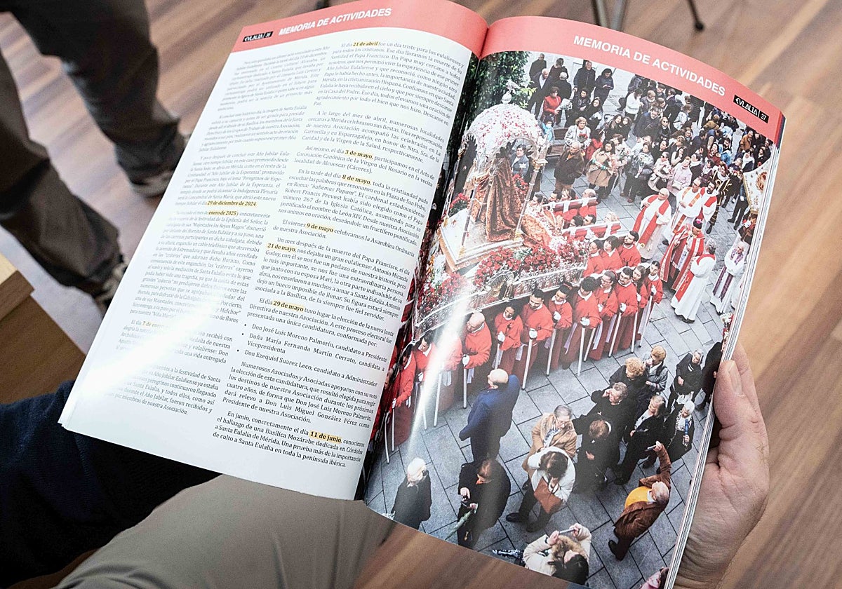 Detalle de la revista Eulalia, presentada este viernes.