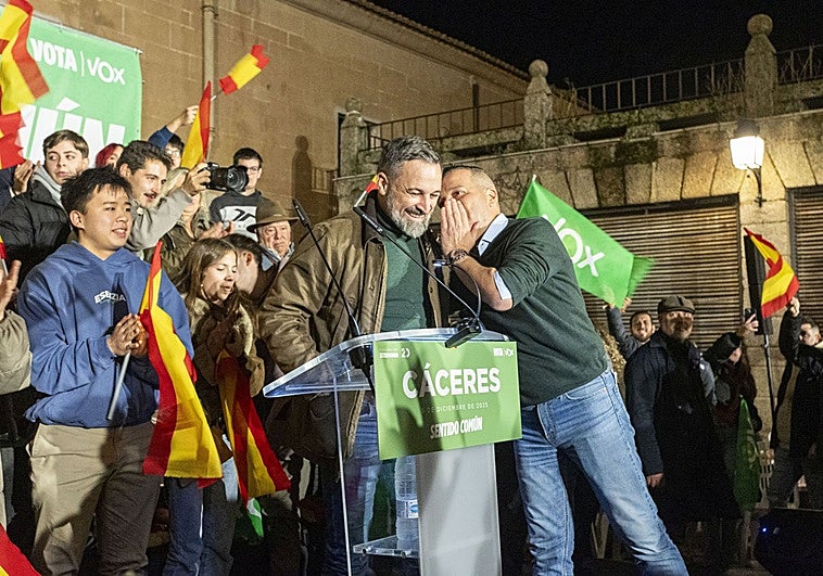 Abascal en Cáceres: «Nos vamos a cargar la consejería de Igualdad en todas partes»