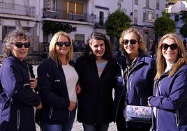 Irene de Miguel, este domingo con vecinas de Villanueva de la Vera.