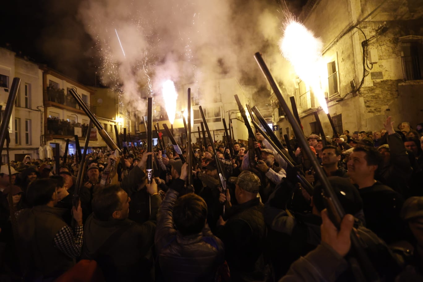 Las mejores imágenes de las fiesta de La Encamisá en Torrejoncillo