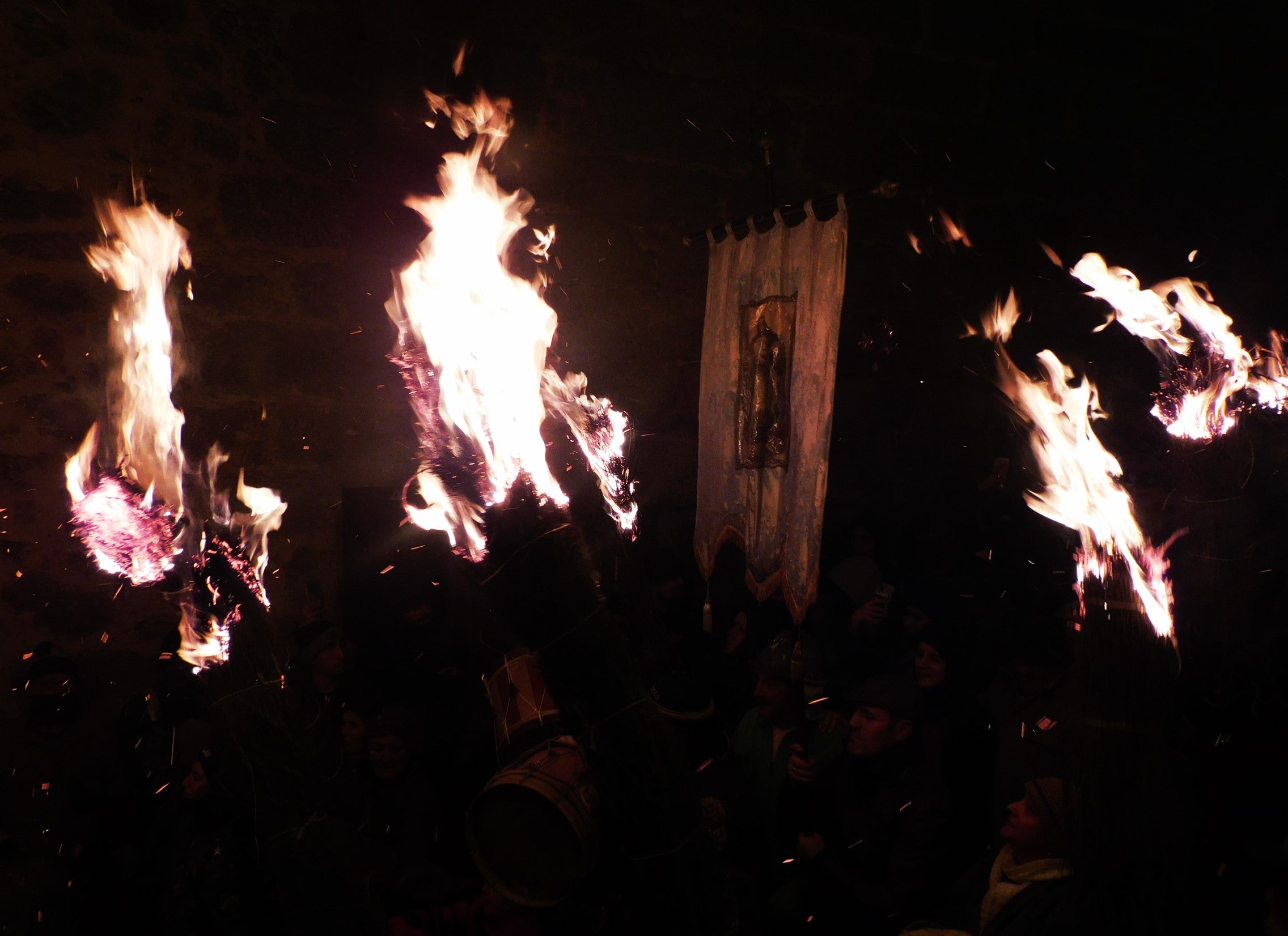 Así se vivió la fiesta de Los Escobazos en Jarandilla de la Vera