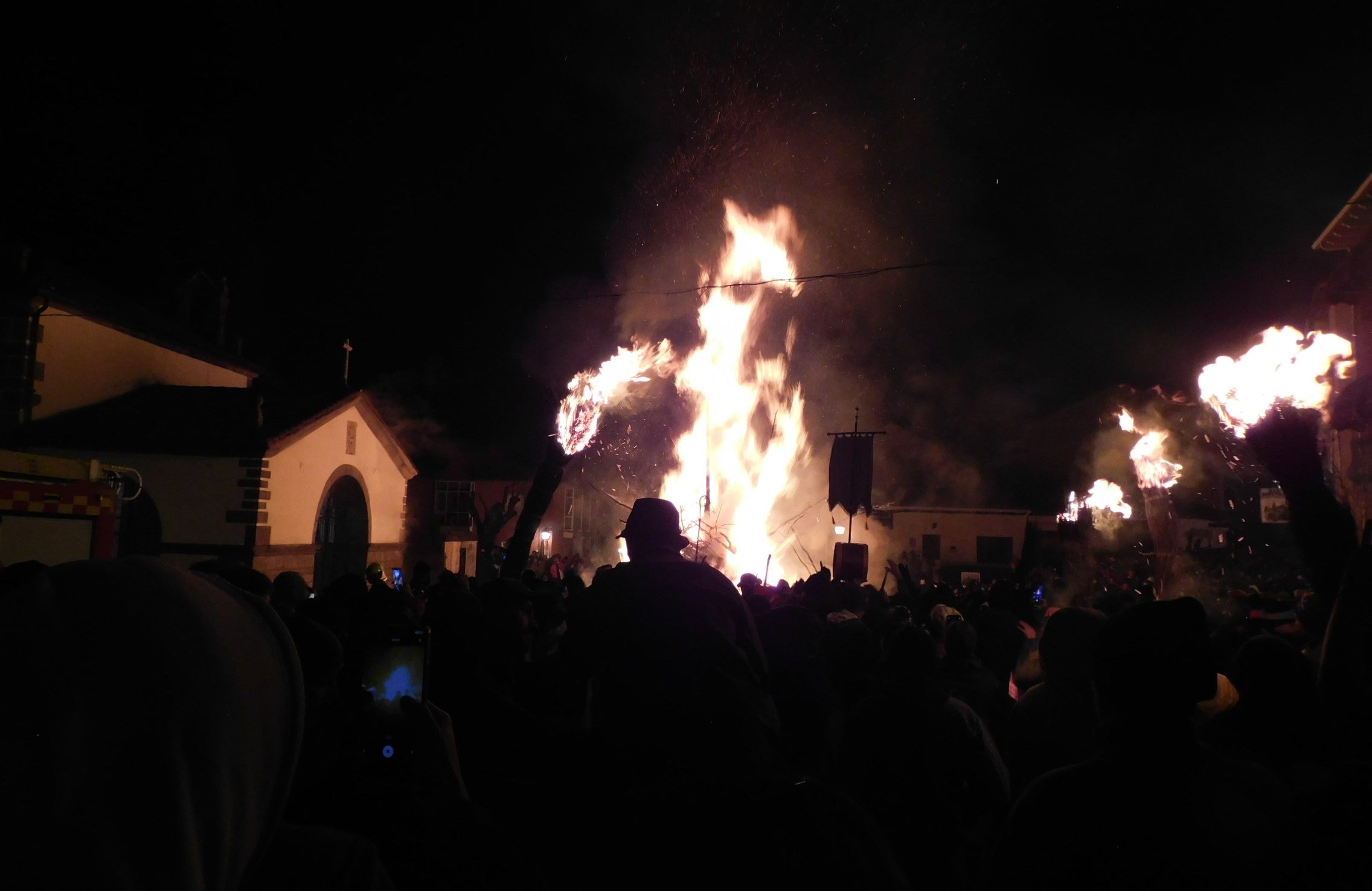 Así se vivió la fiesta de Los Escobazos en Jarandilla de la Vera
